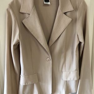 Perfect Jacket for any wardrobe! SZ 7